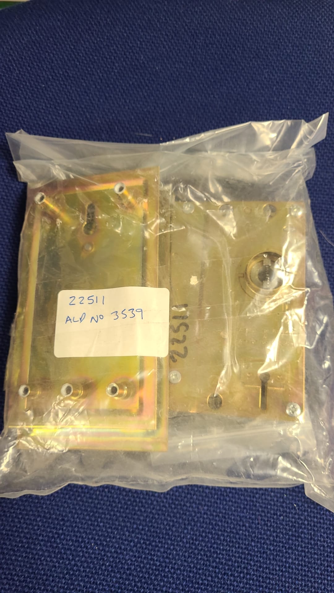 UNION 22511 4-Lever Panel Lock